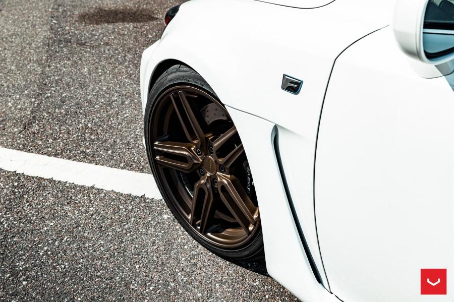 Детали экстерьера Lexus IS F on Vossen Wheels (HF-1) 2019 года  (фото 7 из 24)